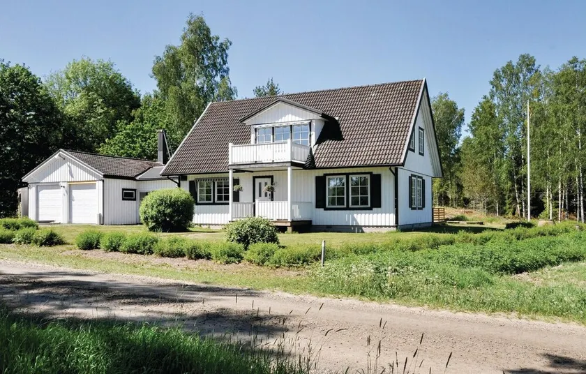 Stunning Home in Säffle With 5 Bedrooms and Wifi - Image 1