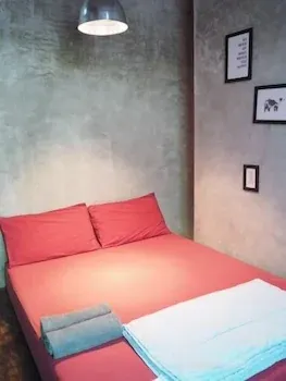 Big Boss Hostel - Image 1