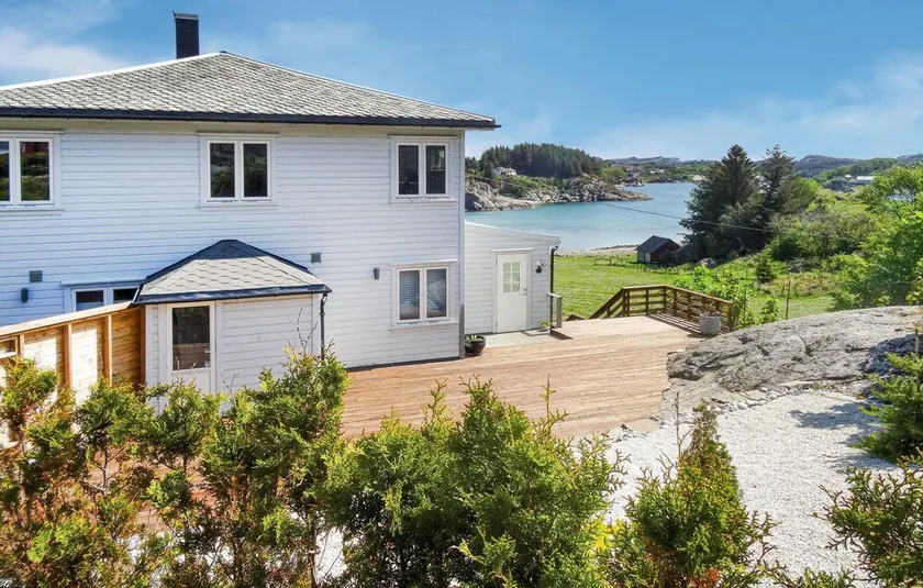 Stunning Home in Hellvik With 4 Bedrooms and Wifi - Image 1