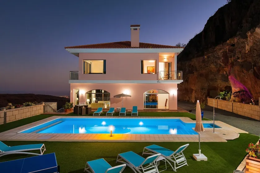 Majestic Villa Monte Leon for 6 + 6 - Image 1
