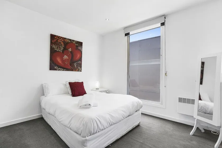 Roomerang at Montague Tower - Image 1