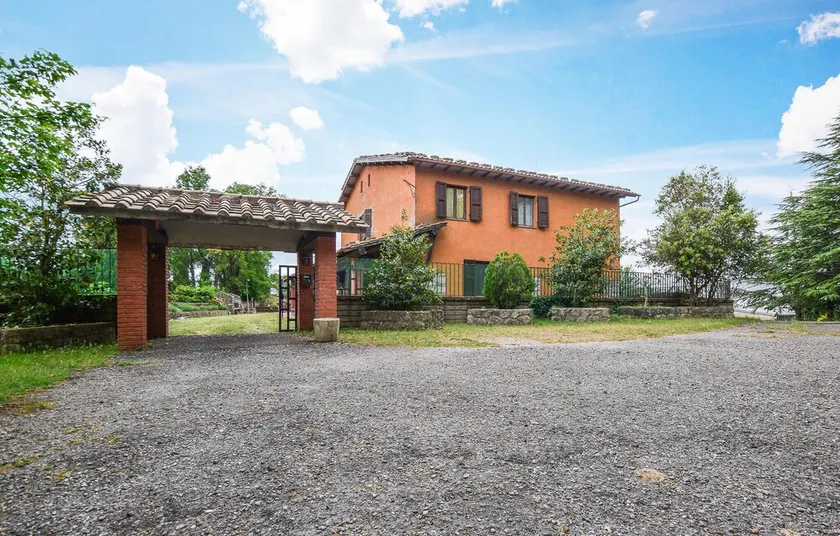 Stunning Apartment in Roccalbegna With 3 Bedrooms - Image 1