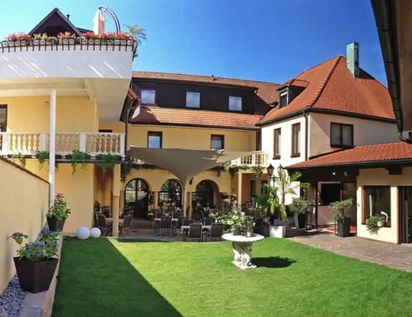 City Hotel Antik - Image 1