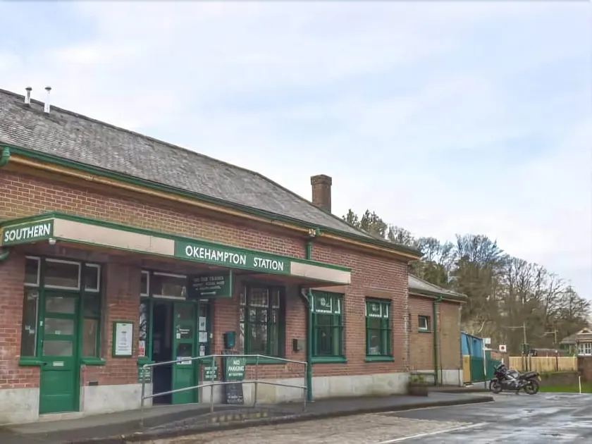 Station Master's Flat - Image 1