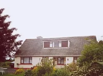 Lynch`s Farmhouse - Image 1