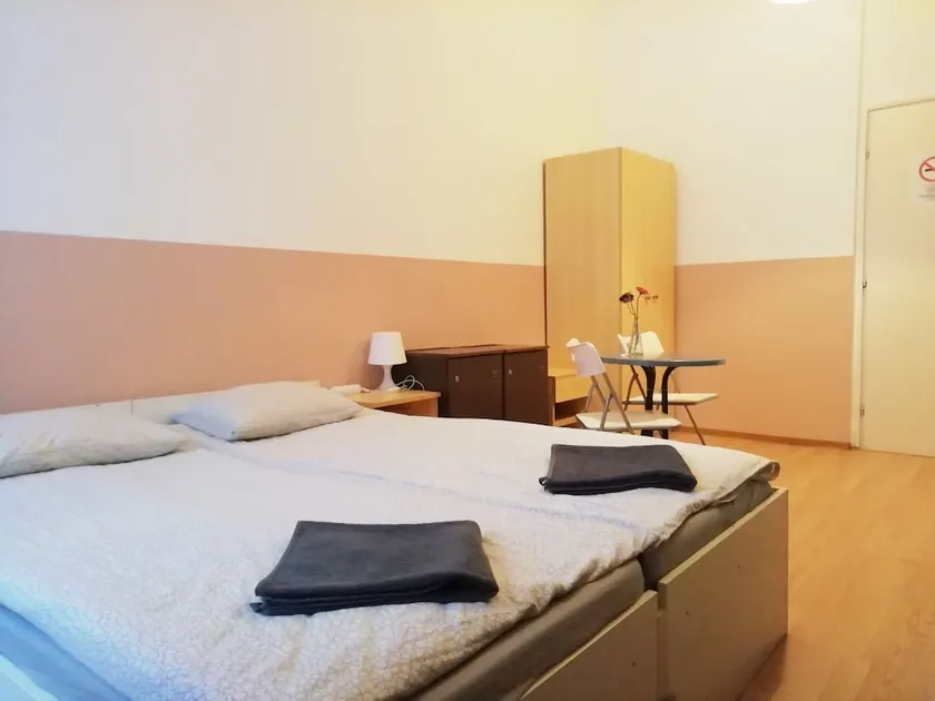 Opera Guesthouse & Apartments - Image 1