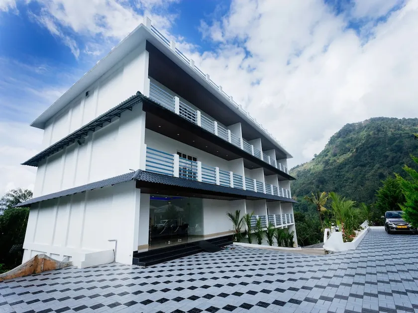 OYO 9678 Hotel Misty Garden - Image 1