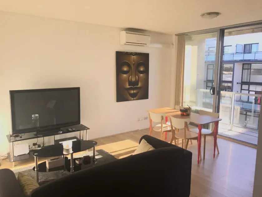 One Bedroom Apartment in Marrickville - Image 1