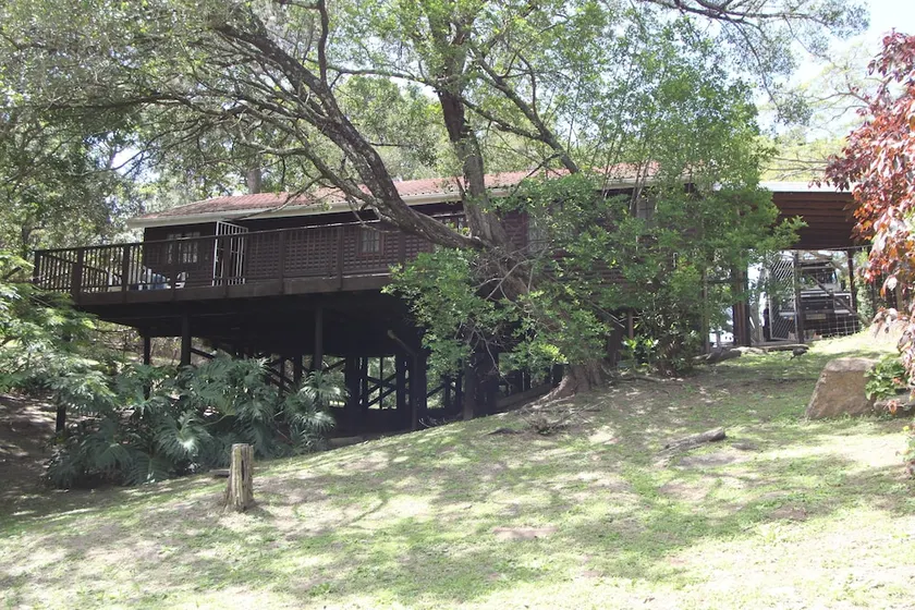 Uvongo log home - Image 1
