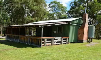 Four Bull Hut - Image 1