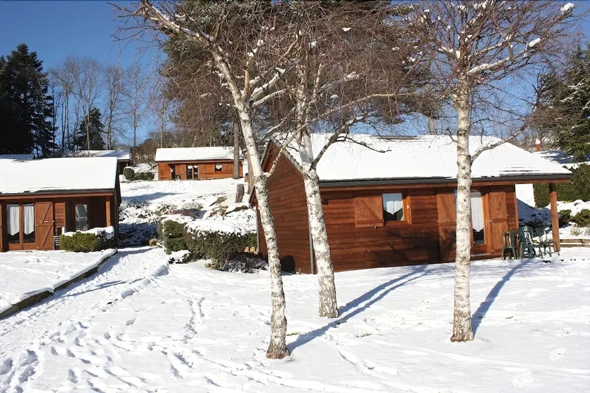 Volcans Vacances Les Chalets Du Lac - Image 1