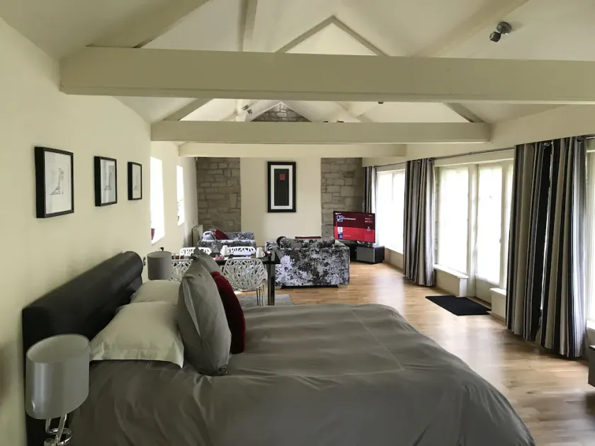 Hemples Lodge - Image 1
