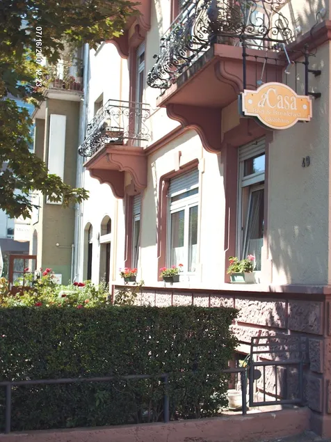 Acasa Bed & Breakfast - Image 1