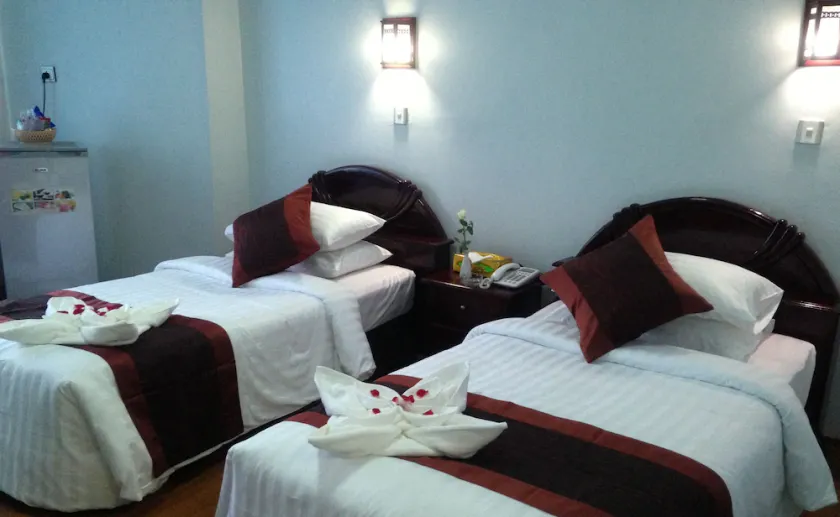 Summer Palace Hotel - Image 1