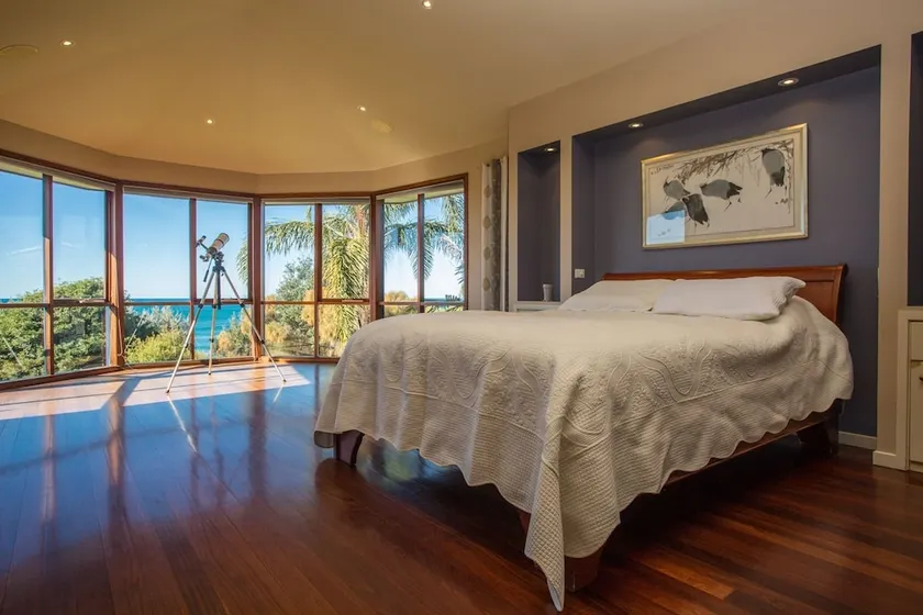 Tura Beach House On Pacific Way - Image 1