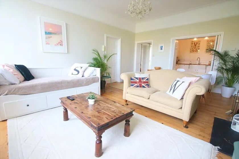 Elegant One Bedroom Home in the Heart of Clifton - Image 1
