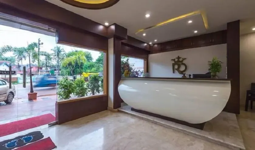 The Royal Oak Luxury Hotel - Image 1
