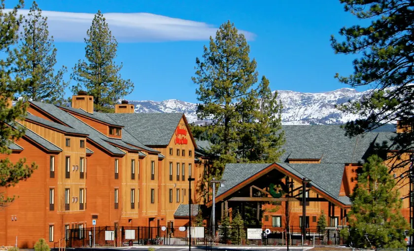 Hampton Inn & Suites Tahoe-Truckee - Image 1