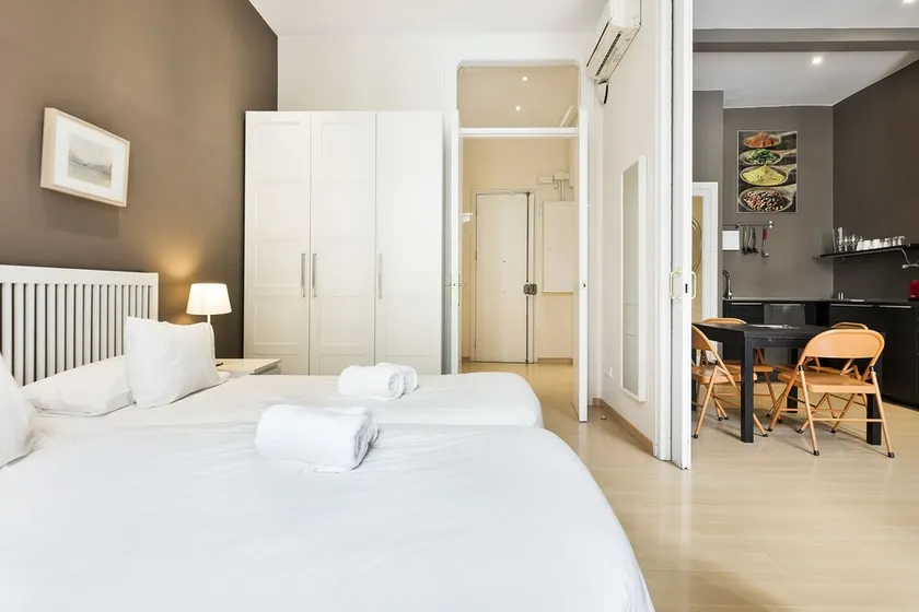 Uma Suites Eixample Barcelona - Image 1