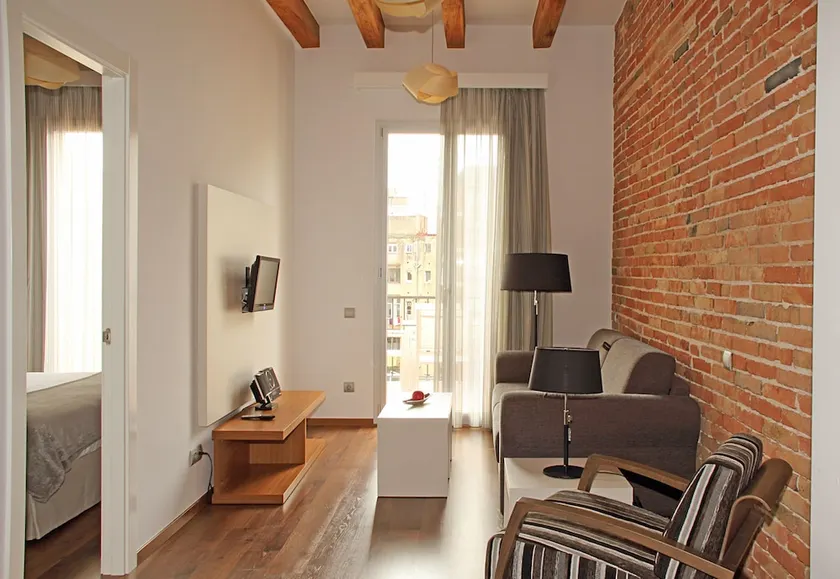 MH Apartments Center - Image 1
