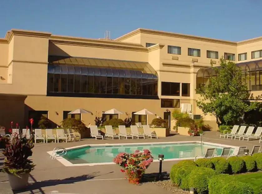 Monarch Hotel & Conference Center - Image 1
