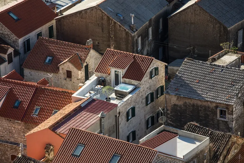 Stone House Franco - Image 1