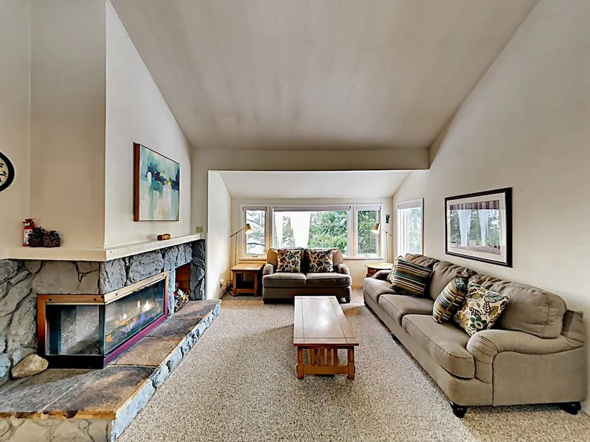 Mountaintop #D - 4 Br Condo - Image 1