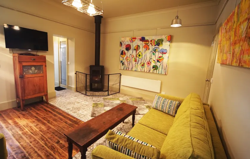 Latrobe Art Apartments - Image 1