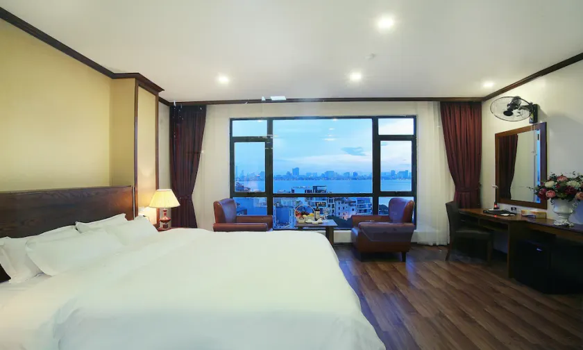 West Lake Home Hotel - Image 1