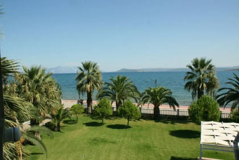 Batis Hotel - Image 1