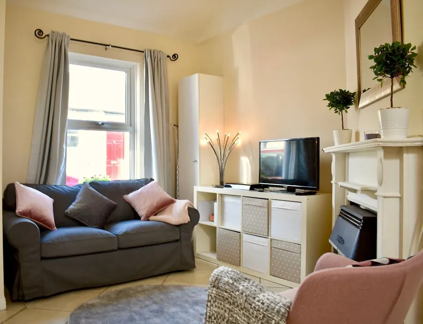 Cosy 2 Bed 1 Bath Flat in Central Dublin - Image 1