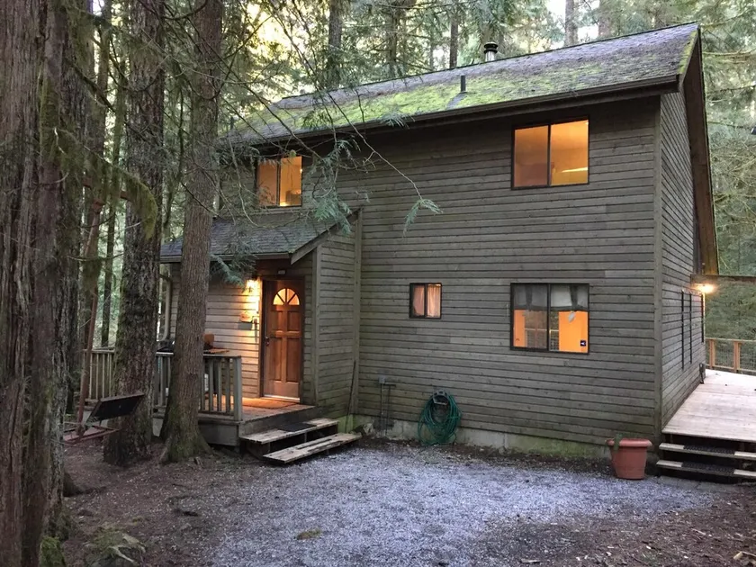 55sl - Hot Tub - Wood Stove - Sleeps 10 3 Bedroom Home - Image 1
