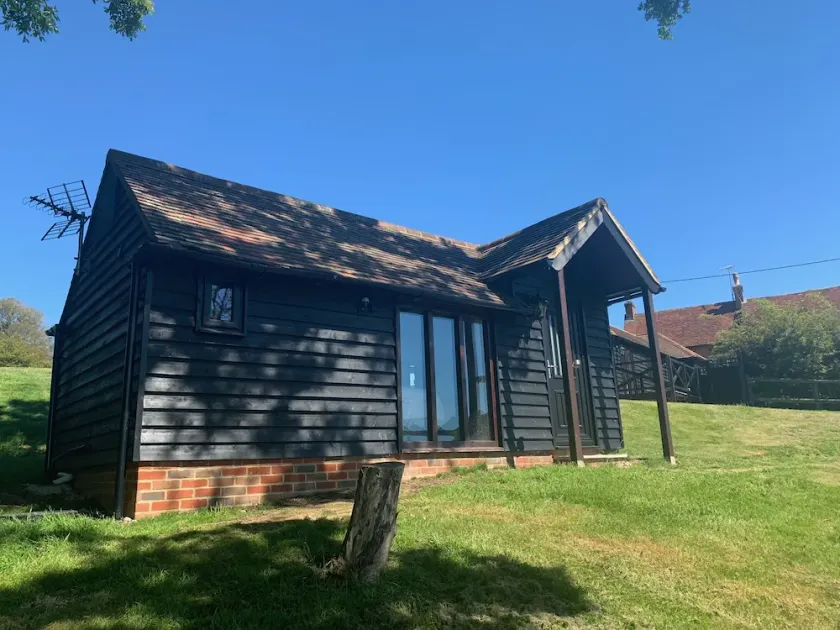 Glamping 1-bed Cottage in Hellingly - Image 1