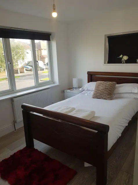 Oxford Modern Guest House - Image 1
