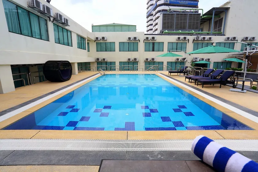 Aliya Hotel Klang - Image 1