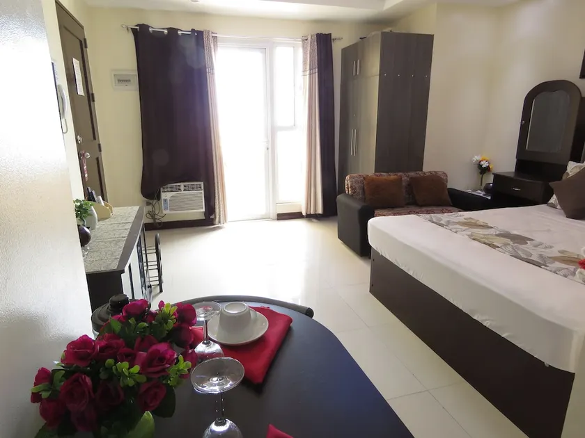 Bayview Designers Suites - Image 1
