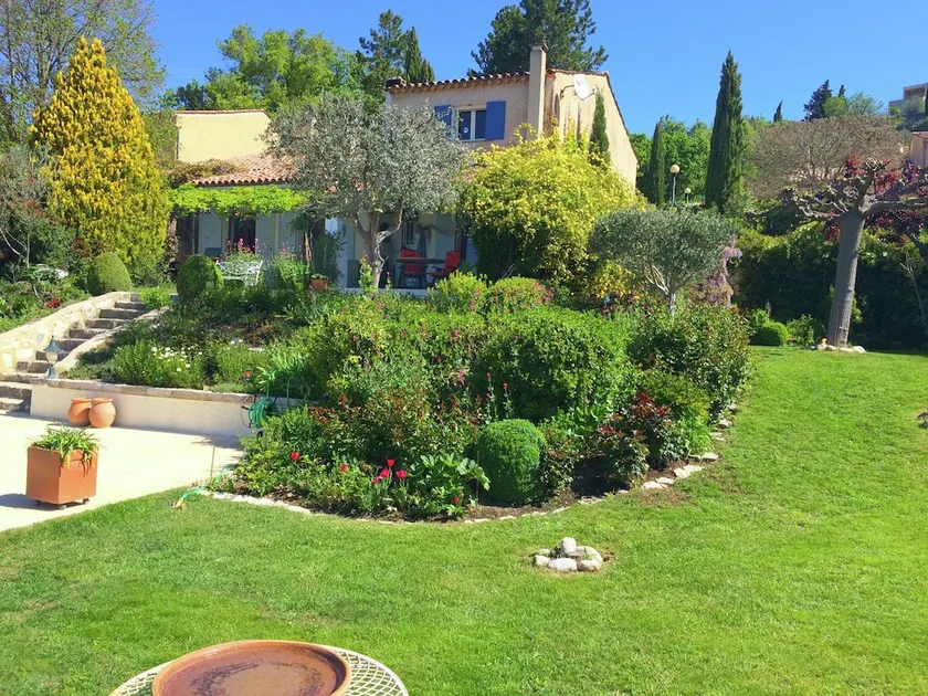 Attractive Gite With Private Swimming Pool and Vast Views Across Lac du Verdon - Image 1