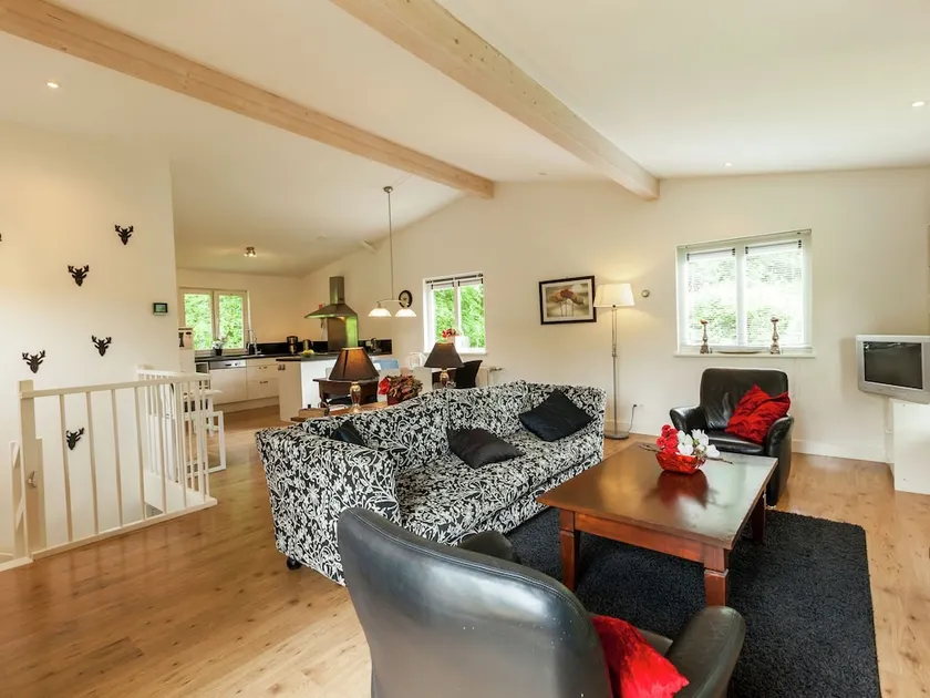 Spacious Chalet With Fenced Garden in Vieuxville - Image 1