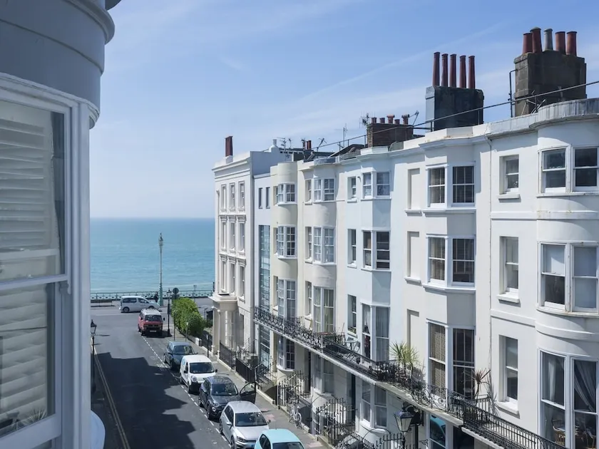 Brighton Marina House Hotel - B&B - Image 1