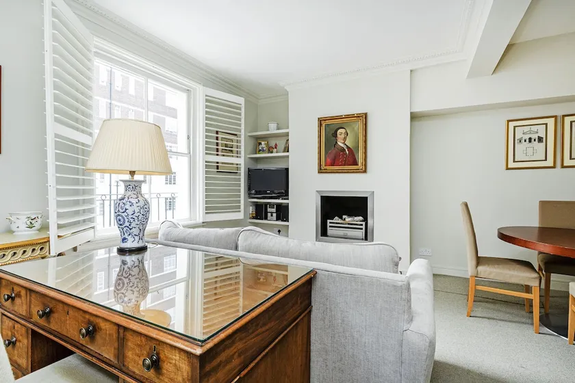 Cadogan Street Apartment - Image 1