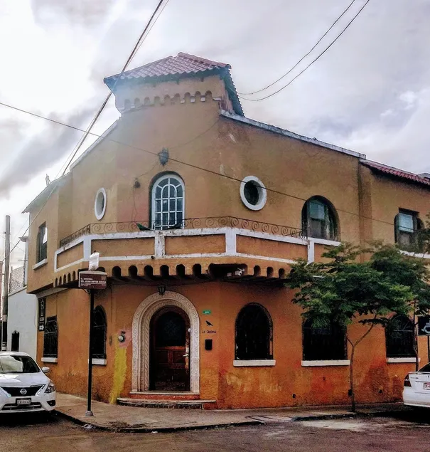 La Decima Guest House - Image 1