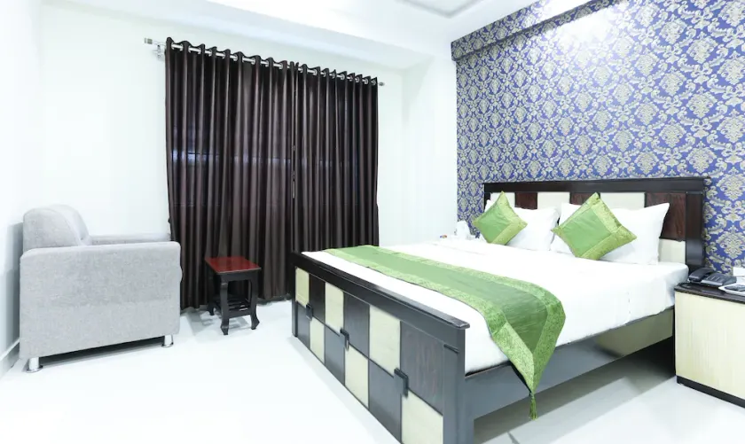 OYO 16744 Live Inn Castle - Image 1