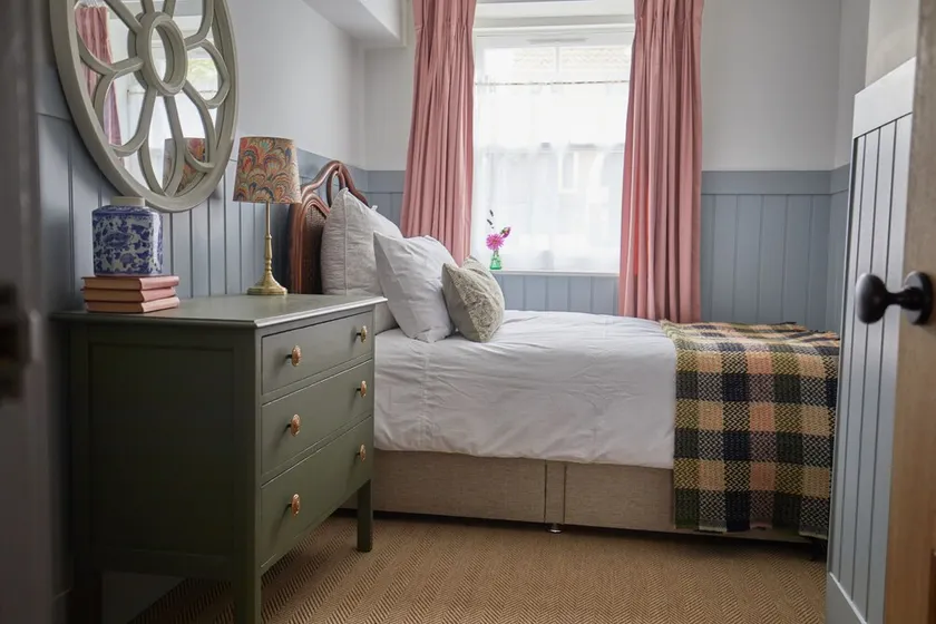 Beautiful 2-bed Victorian Conversion in Pewsey - Image 1