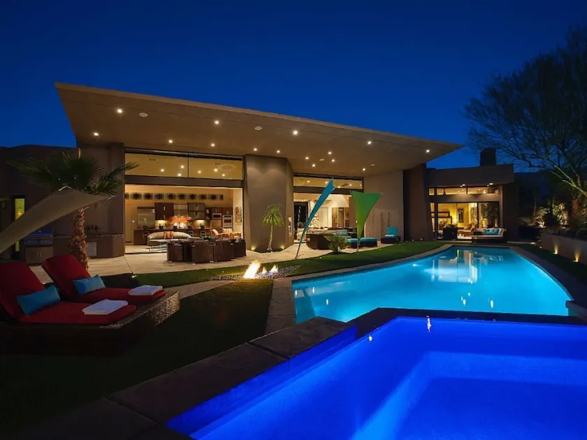 Villa Sparkle - Image 1