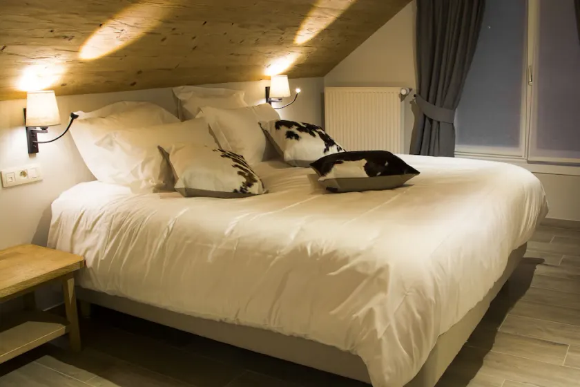 Au Cheval Blanc - Image 1