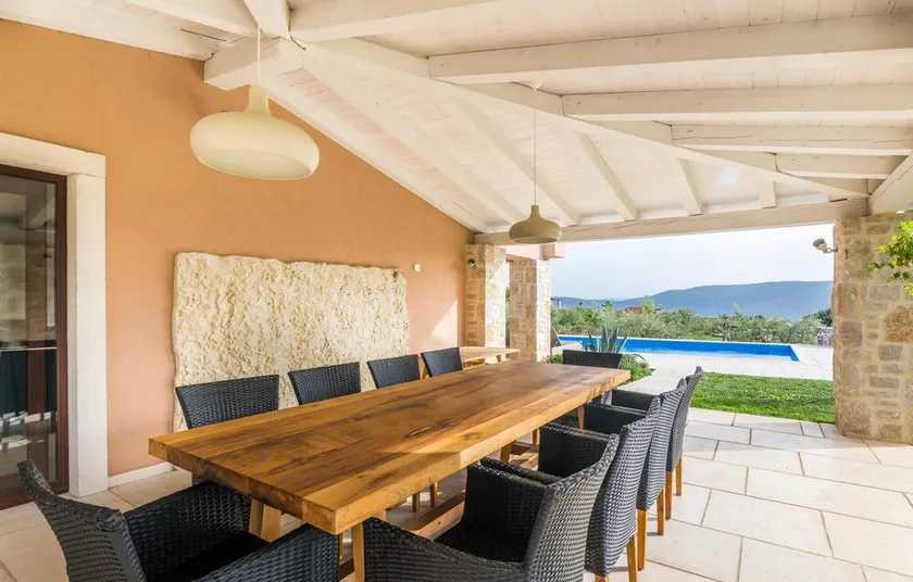 Beautiful Home in Linardici With 4 Bedrooms, Jacuzzi and Outdoor Swimming Pool - Image 1