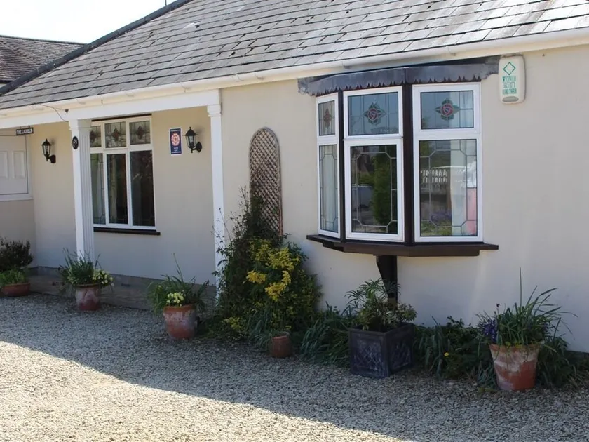 Laurels Guesthouse - Image 1