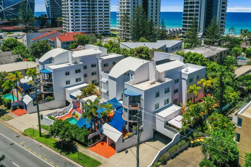Surfers Beach Resort II - Image 1