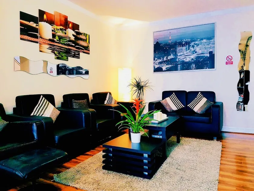 Gable Lodge London - Image 1