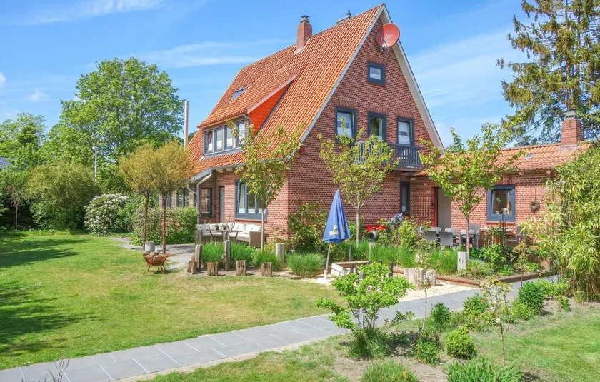 Nice Home in Cadenberge With 4 Bedrooms, Sauna and Wifi - Image 1